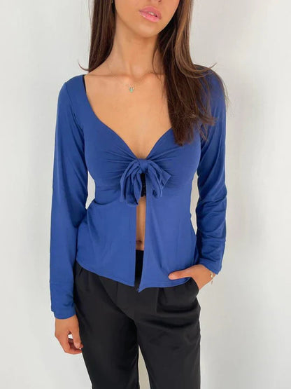 Ladies' blouse with a bow